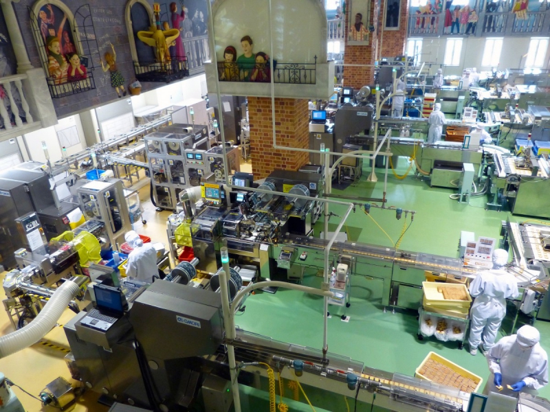 chocolaterie-BEAULIEU SUR MER-min_japan_sapporo_chocolate_factory_label_packaging_cookie_machine_operators-961509